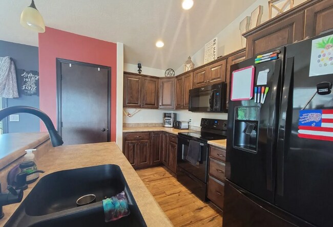 Photo - 8016 W Vista Park St