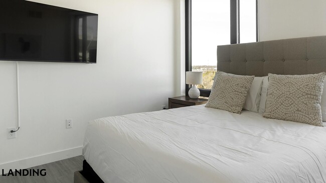 Photo - 1007 S Mint St Unidad 901