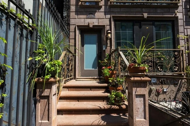 Photo - 475 W 146th St