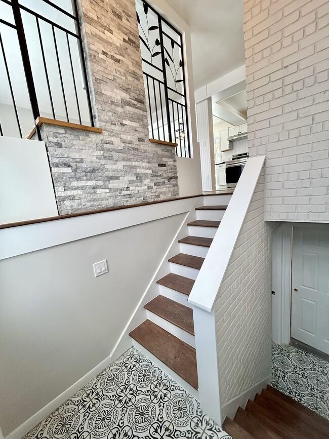 Photo - 306 Hooper Rd Unit #1