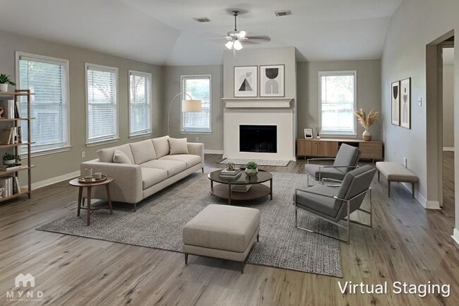 Photo - 598 Orangewood Dr