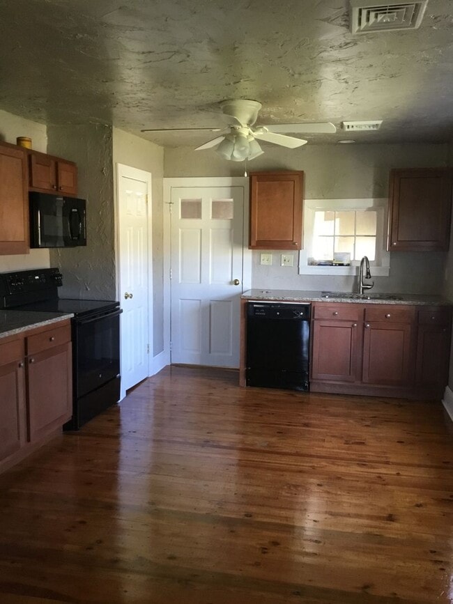 1147 Apple Butter Ln