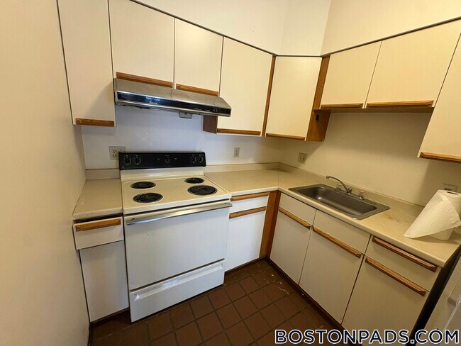 Photo - 81 Essex St Unit 63