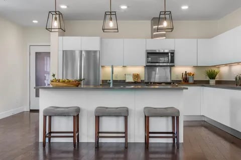 Building Photo - 218 W Kingsley St Unit 409