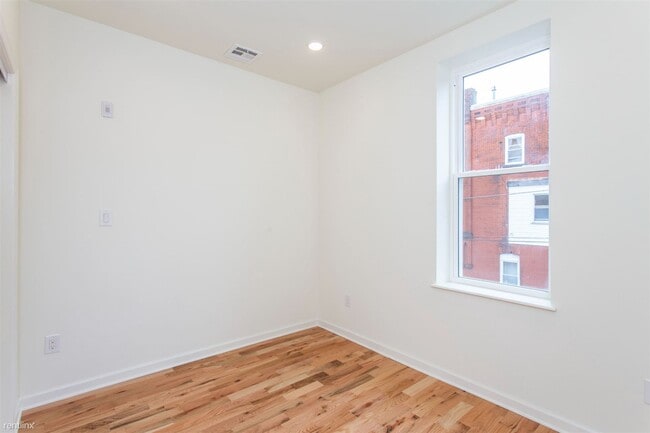 Photo - 2 br, 1 bath 4plex - 640 N 32ND ST Unit R2 Unit R2