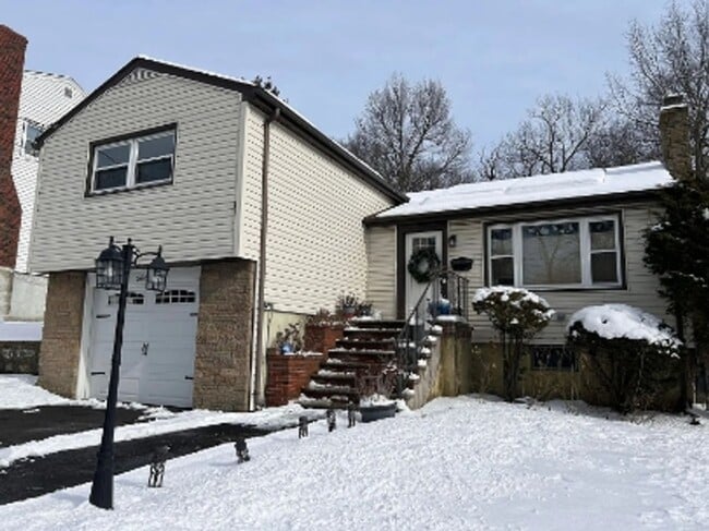 House for Rent in Stoneham! - House for Rent in Stoneham!