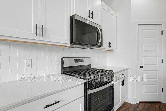 Photo - 512 W Canada Dr