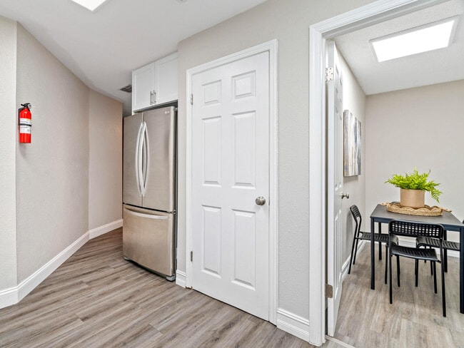 Photo - 308 Hickory St