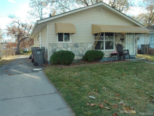 Photo - 27107 Florence St