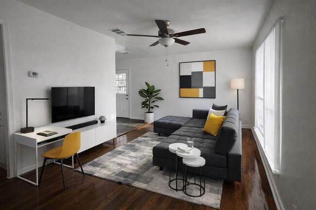 Photo - 600 Springdale Rd