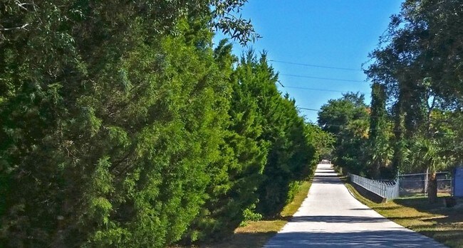 Photo - Tarpon Glen Apartments