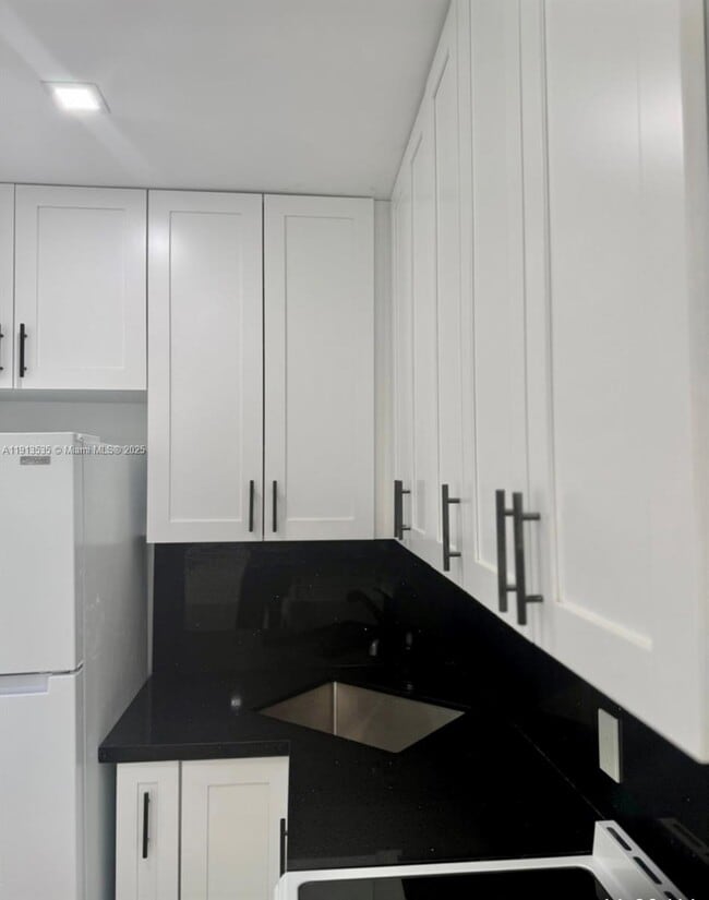 Photo - 7521 NE 2nd Ct Unit 4