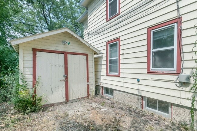 Photo - 2446 E Johnson St Unidad 2