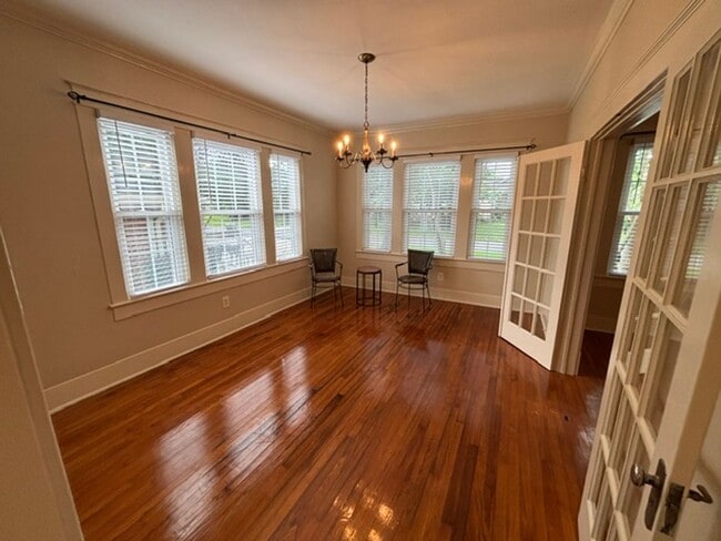 Photo - 3044 Wilshire Dr