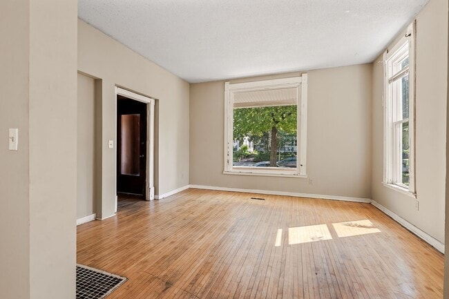 Photo - MUST SEE! Spacious 5BD/2BA Home near the U...