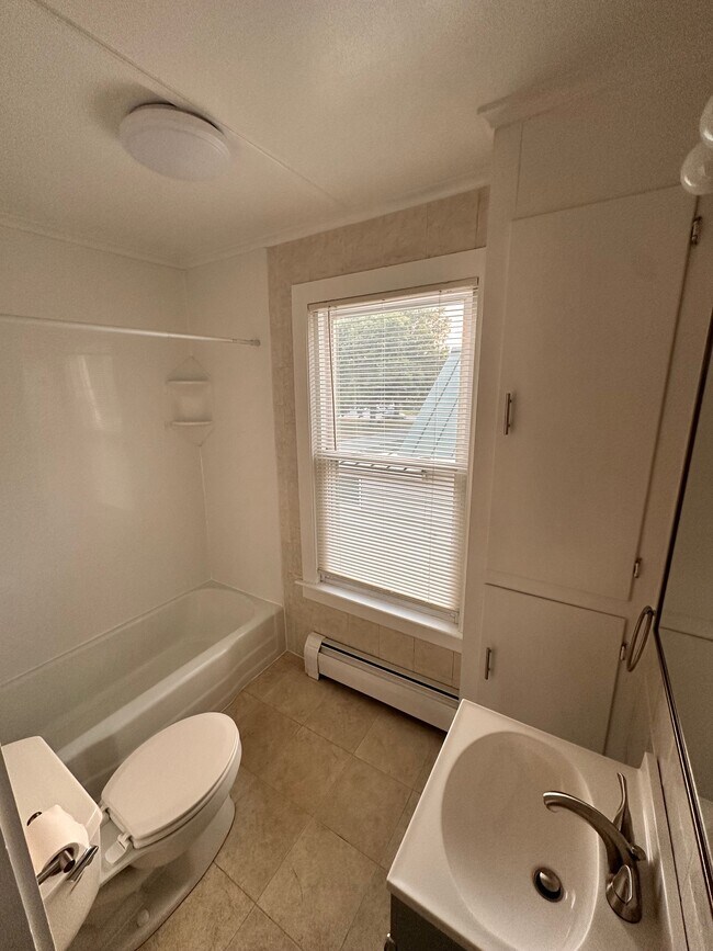 36 Halifax St Unit 2