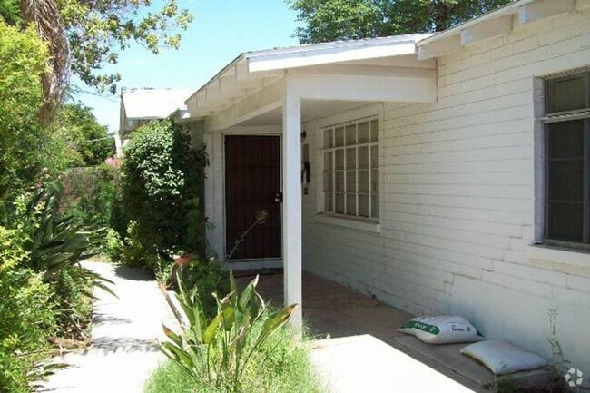 Building Photo - 1409 S Mill Unit 3 Rental