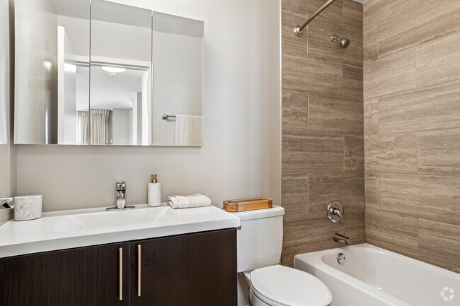 1BR, 1BA - 850SF - Bathroom