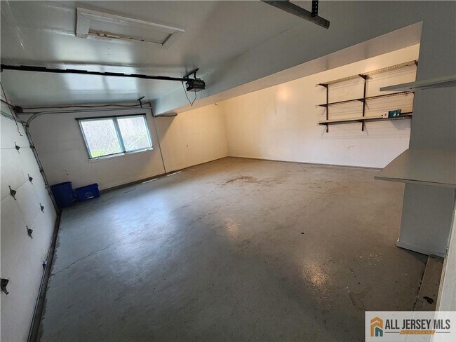 254 Sayre Dr
