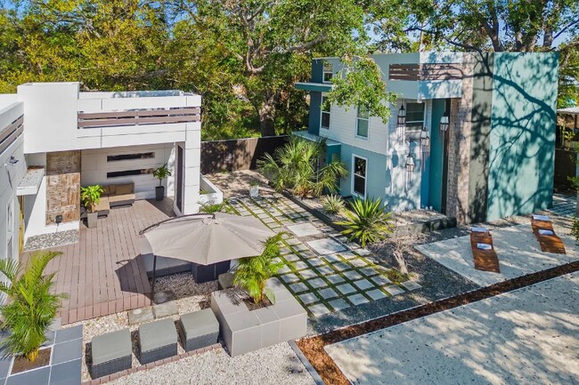 Building Photo - 603 38th St W