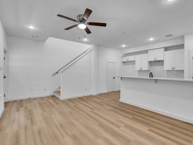 8407 Mahalia Dr