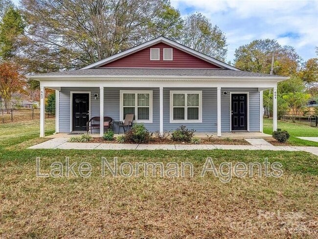 Building Photo - 664 Reeves Ct