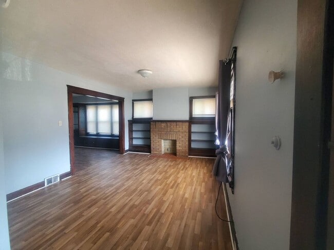 Photo - 2217 W 105th St Unidad UP