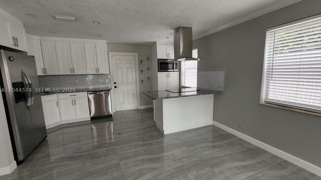 Photo - 625 Royal Palm Dr