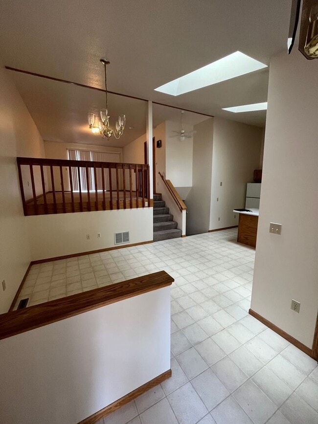 Building Photo - 629 29th Ave NE Unit 629 29th Ave N Apt 4