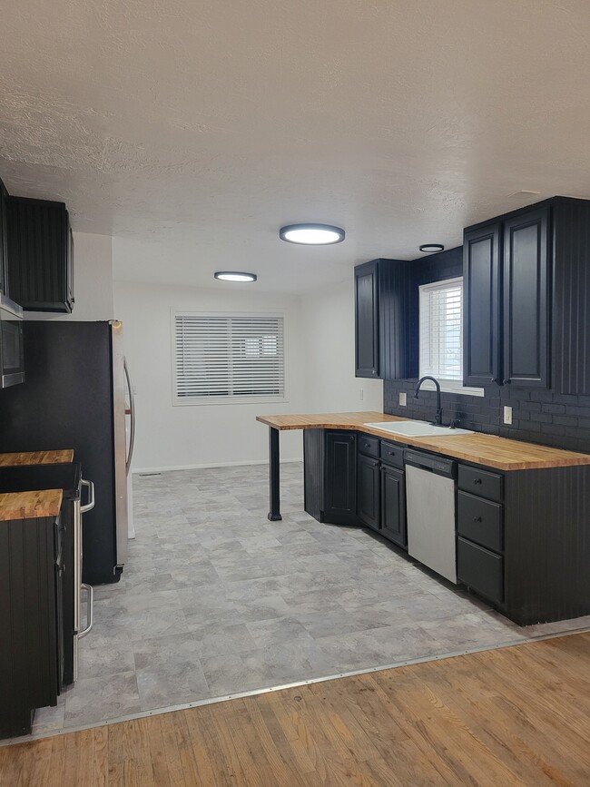 Photo - 215 Park St Casa