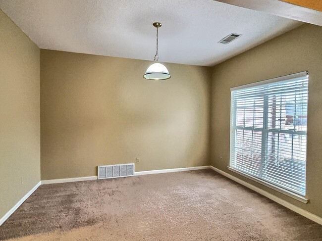 Photo - 1291 Rain Hollow Cir W