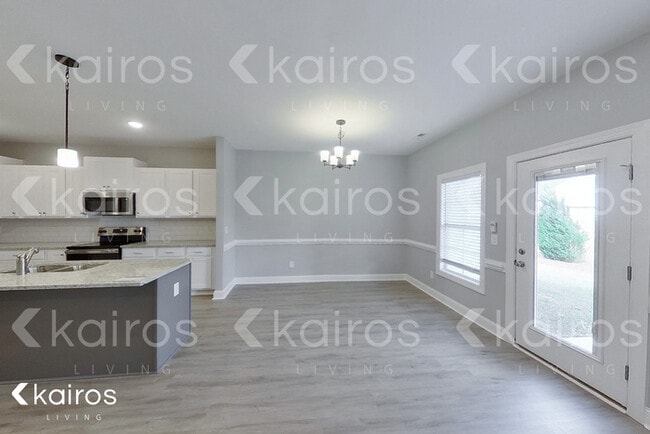 Photo - 3717 Oak Leaf Wy