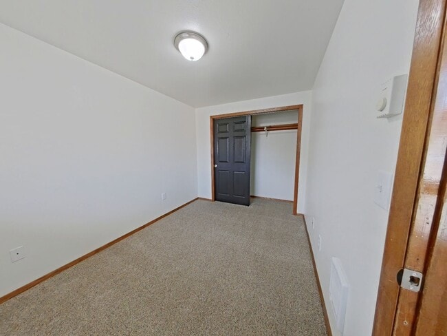 Photo - Remodeled 2-Bedroom Near 9th Street - Corv... Unidad 3288 NE Lancaster #1