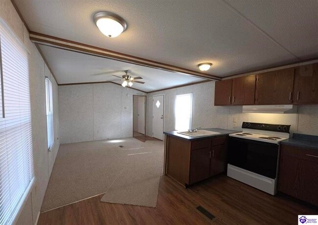 412 Oak Ridge Dr