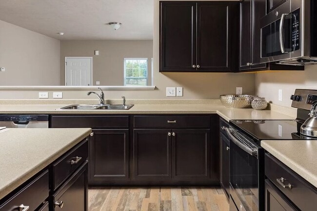 Photo - Newer 4 bedroom home for lease!