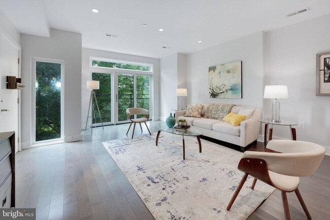 Building Photo - 3821 14th St NW Unit 6