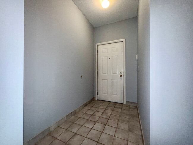 Photo - 102 Mill St Unidad 203
