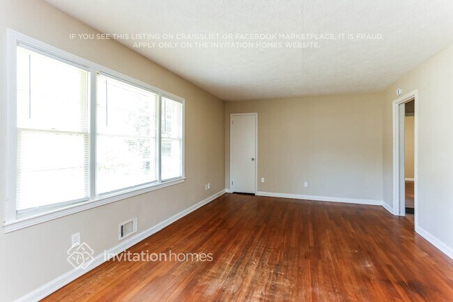 Photo - 2121 Cherry Ln