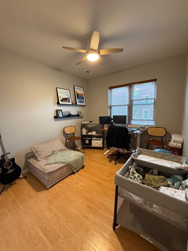 Photo - 2720 W Cortland St Unit 201