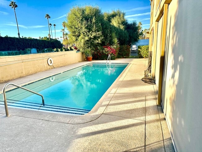46255 Portola Ave Unidad Palm Desert -46255 Portola Unit B