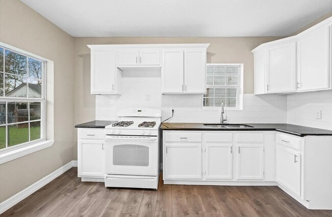 Photo - 5244 Leeland St