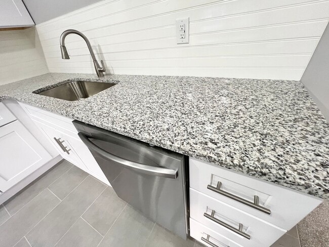 Photo - Meridian Apartments Your Gateway to Everything in Hampton Roads Unit A20