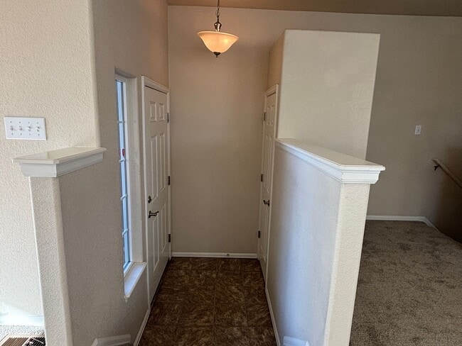 Photo - 3 Bed 2.5 Bath w/AC - MileStoneRES