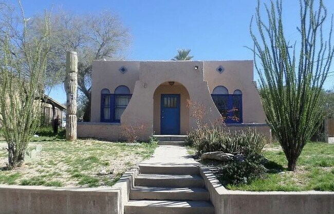 Building Photo - 320 N Warren Ave