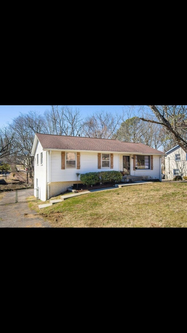 Building Photo - 5017 McLendon Dr Rental