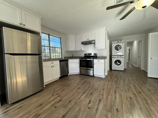 Building Photo - 2019 N Thompson St Rental