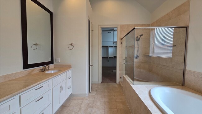 Photo - 5321 Inker St