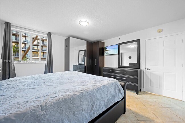8888 Collins Ave Unit 105