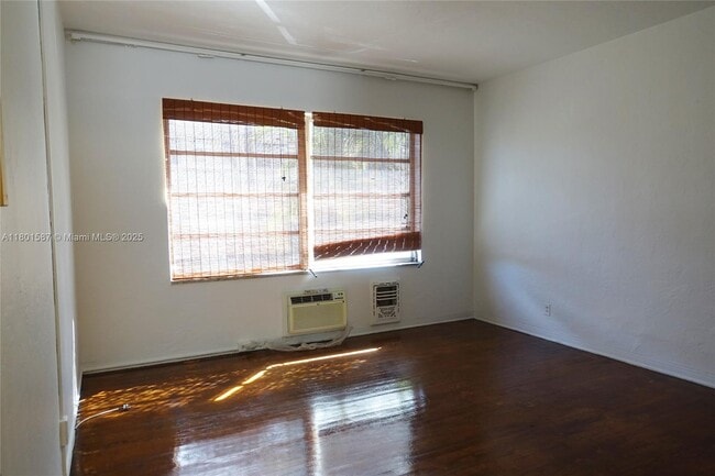 Photo - 905 16th St Unit 8