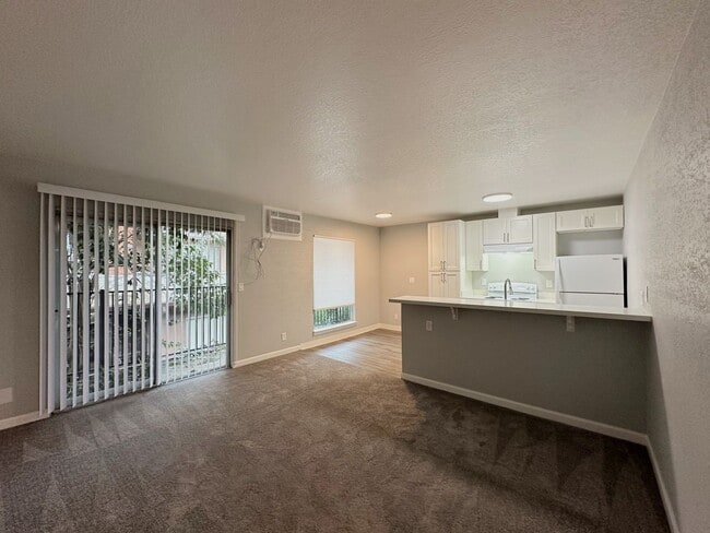 Photo - Lincoln Crest Apartments - 6248 Gettysburg Place